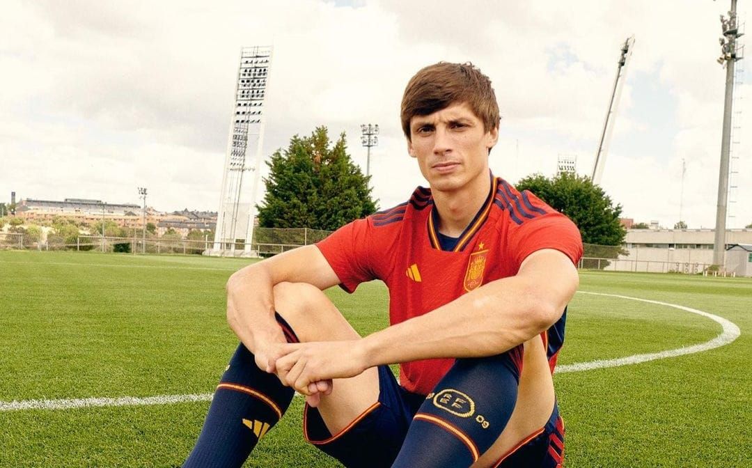  Robin Le Normand con la Selección Española.