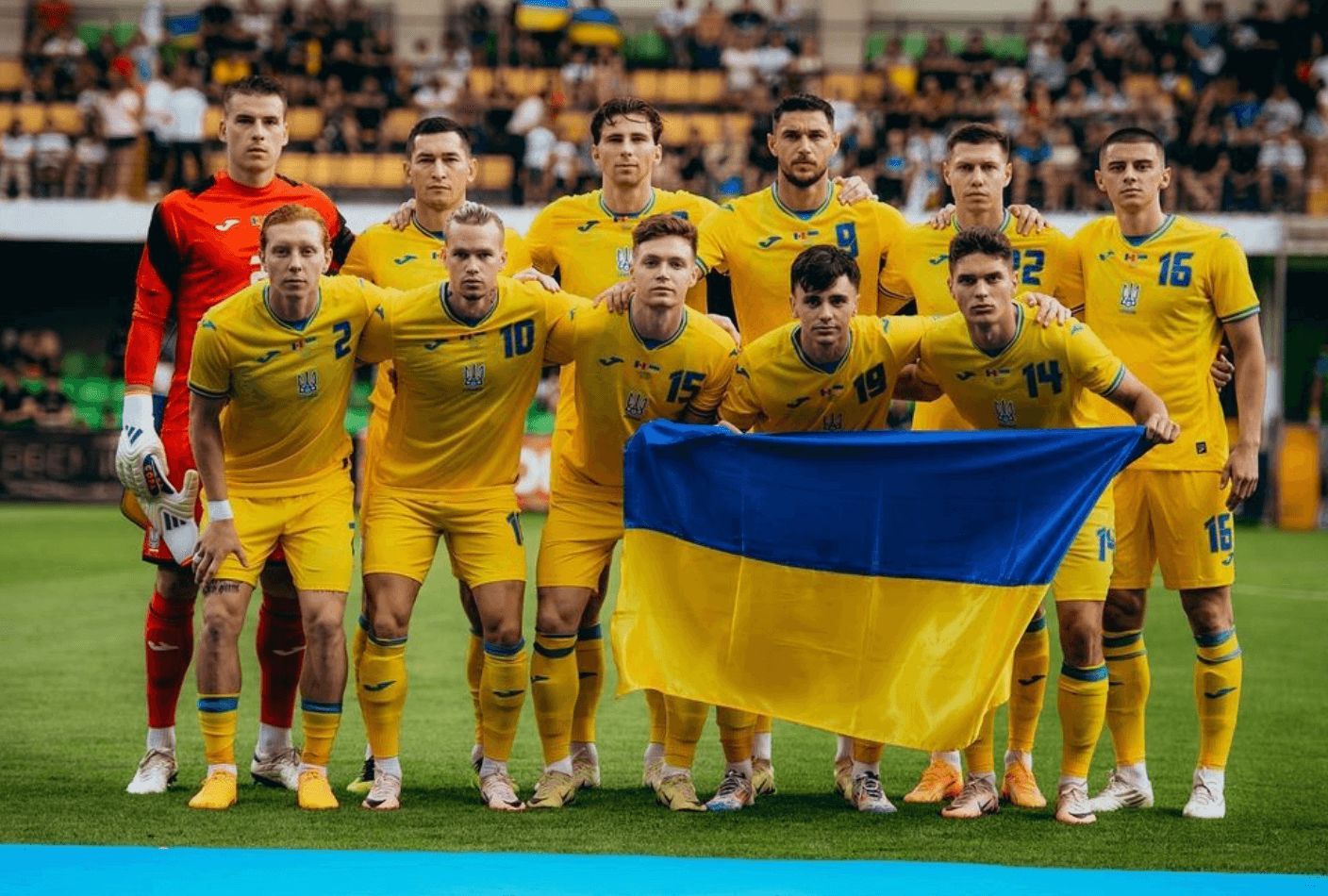  Roman Yaremchuk, en el once titular de Ucrania.