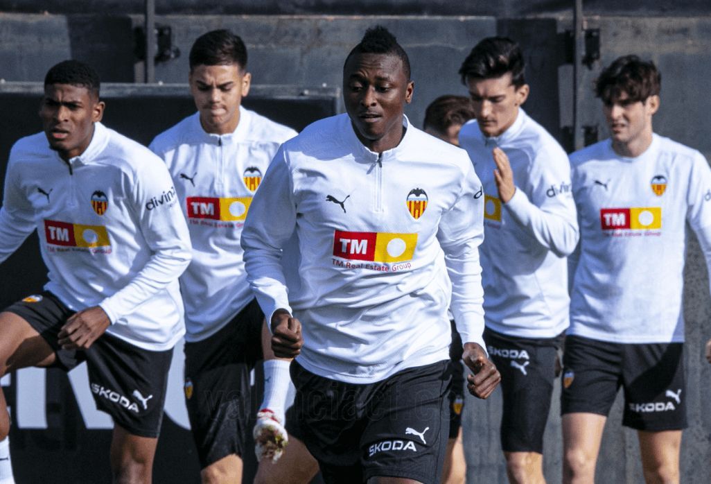  Sadiq Umar entrenando en su primer día
