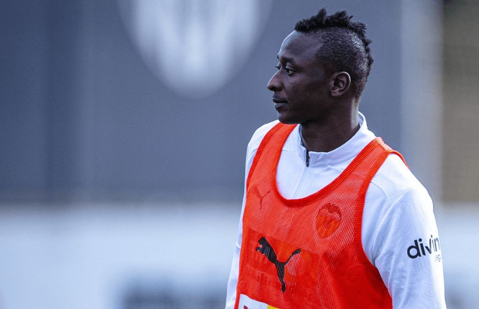  Sadiq Umar NO se entrenó y es baja para Mestalla