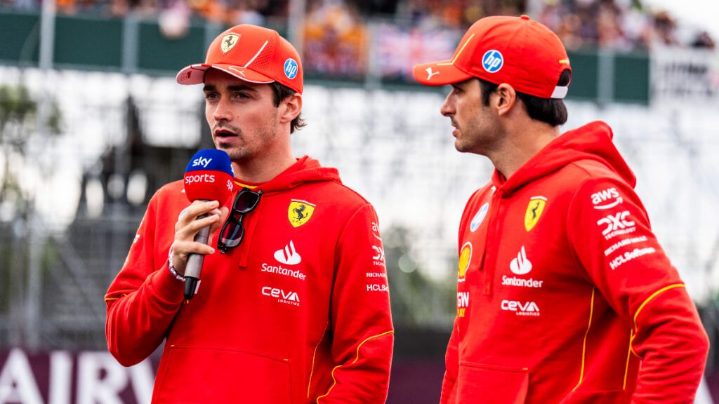 Charles Leclerc y Carlos Sainz, en el GP de Silverstone.