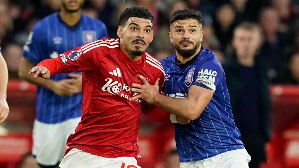 Sam Morsy, en un partido del Ipswich Town de la Premier League (FOTO: Cordón Press).