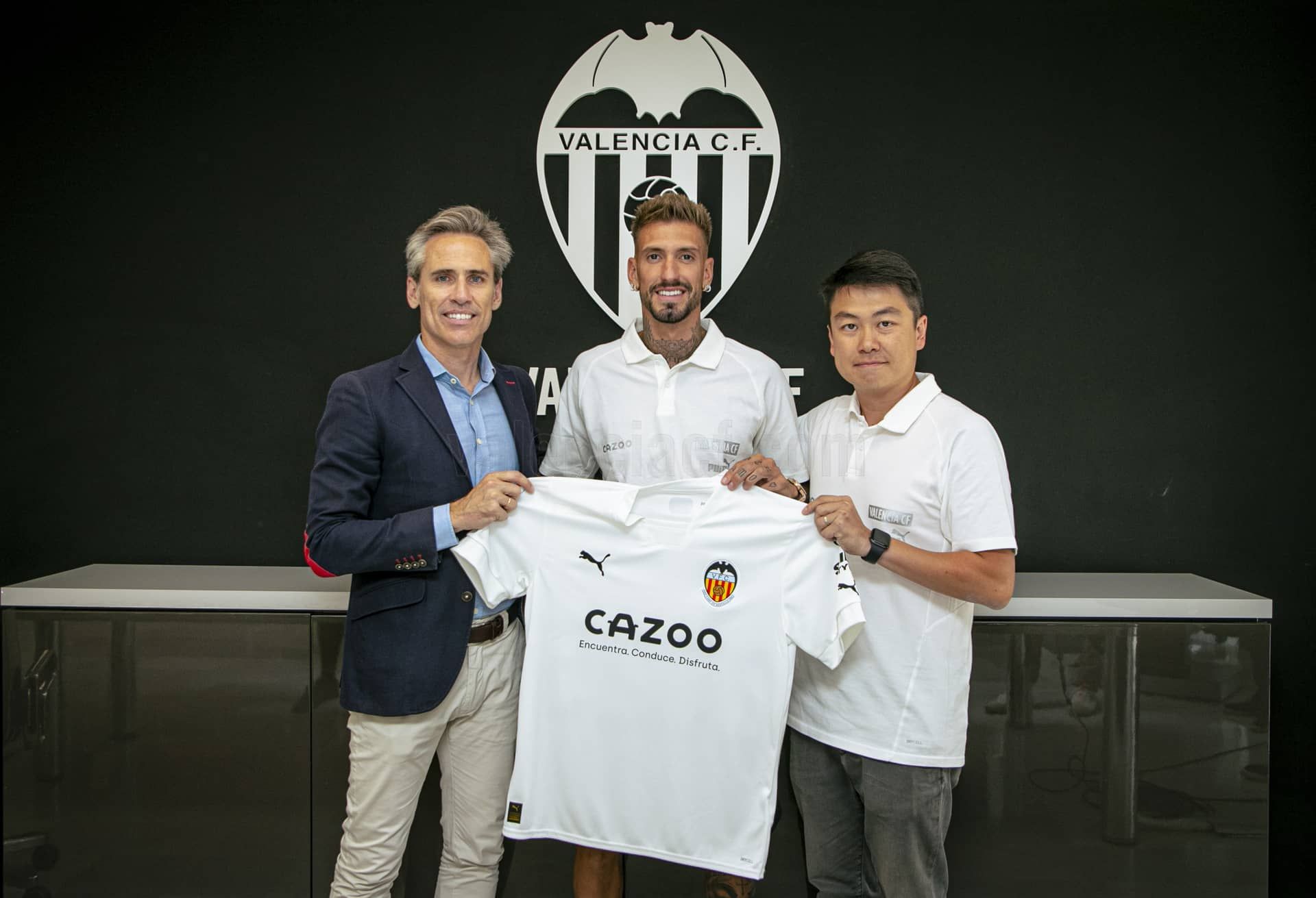 Samu Castillejo, el día de su anuncio como nuevo jugador del Valencia CF (Foto:Valencia CF).