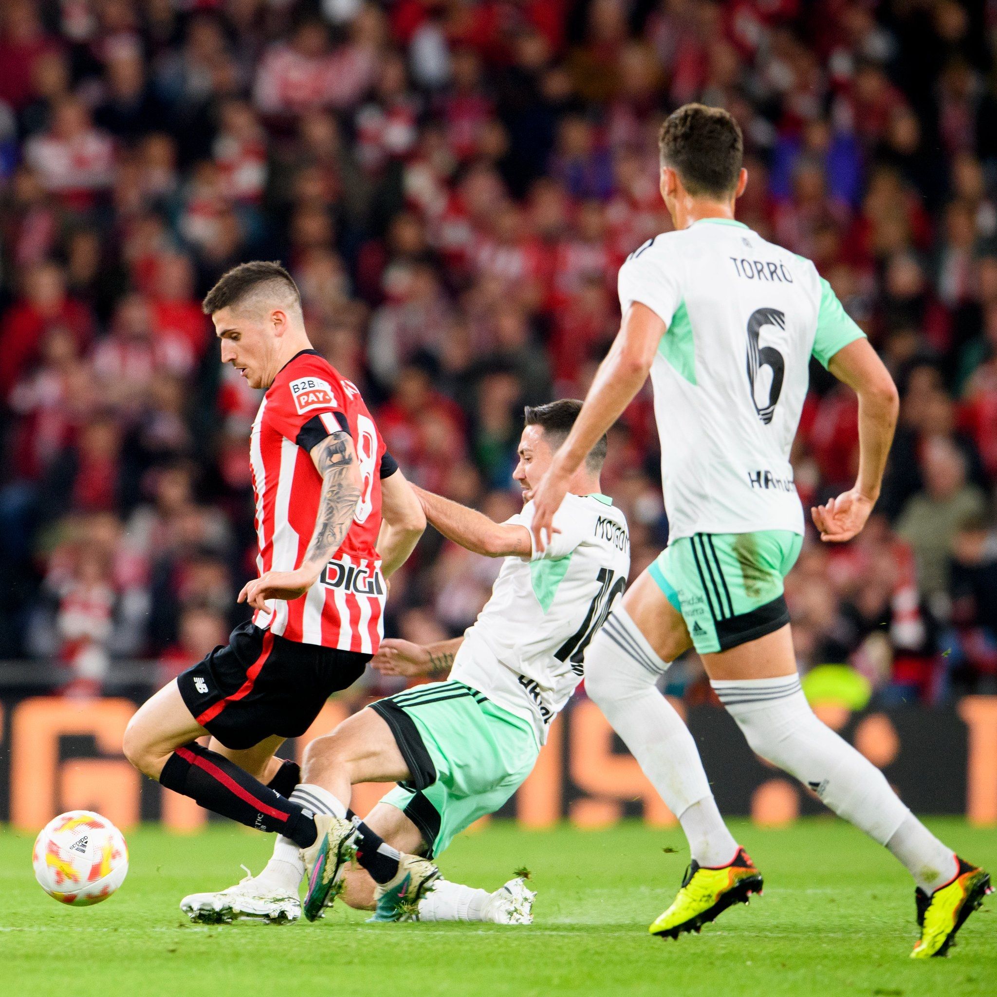  Oihan Sancet, protagonista en el partido Athletic-CA Osasuna de Copa en San Mamés.