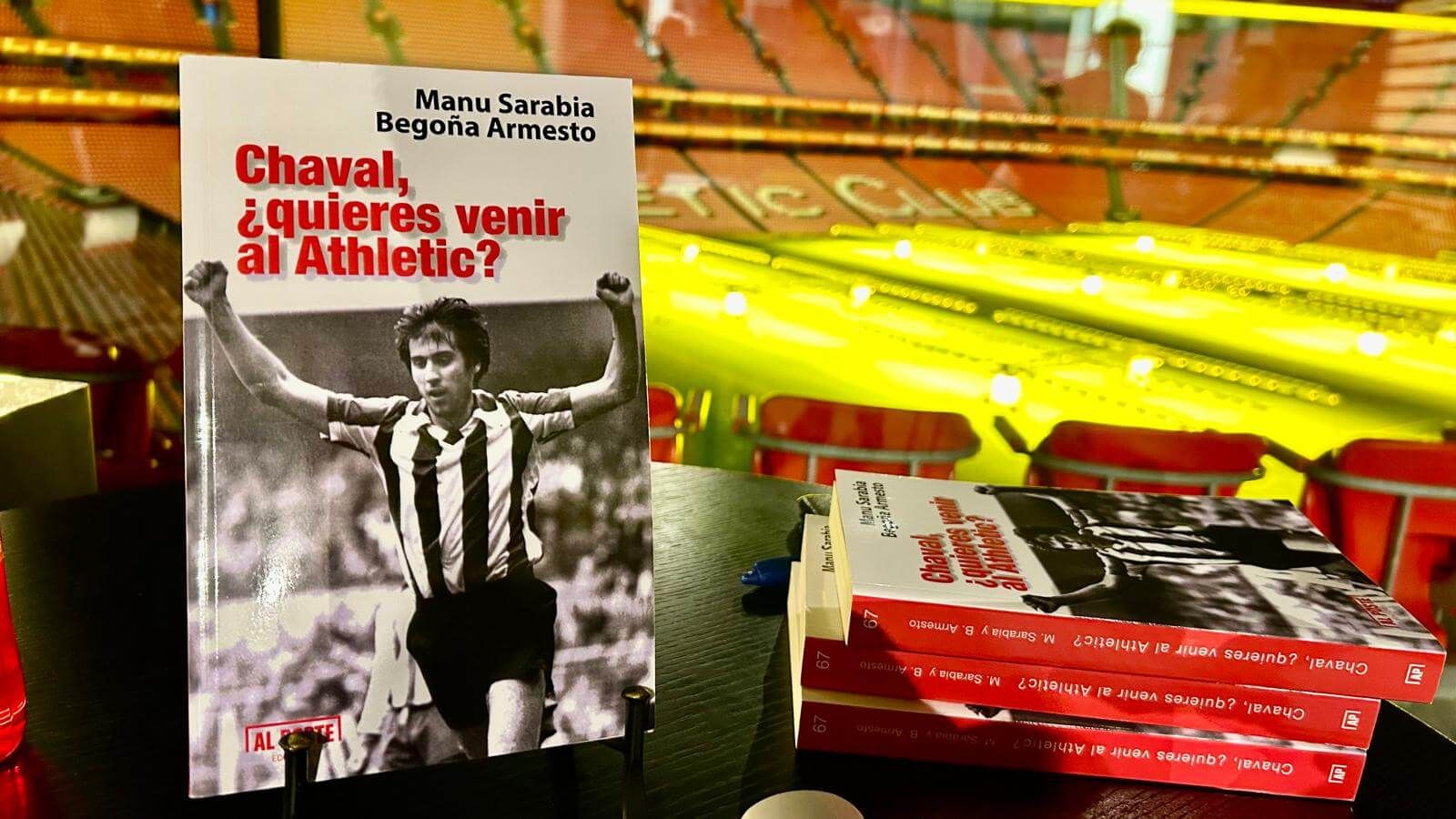 Stand en la presentación del libro de Manolo Sarabia acontecida en San Mamés.