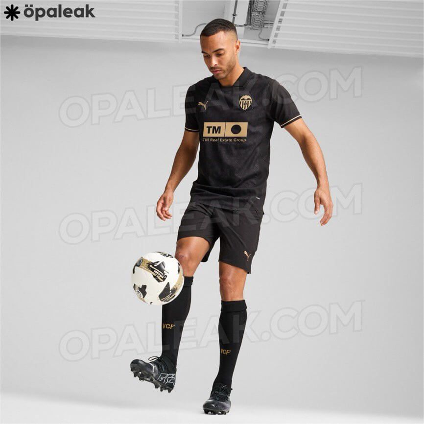  Segunda camiseta del Valencia CF temporada 2024-25
