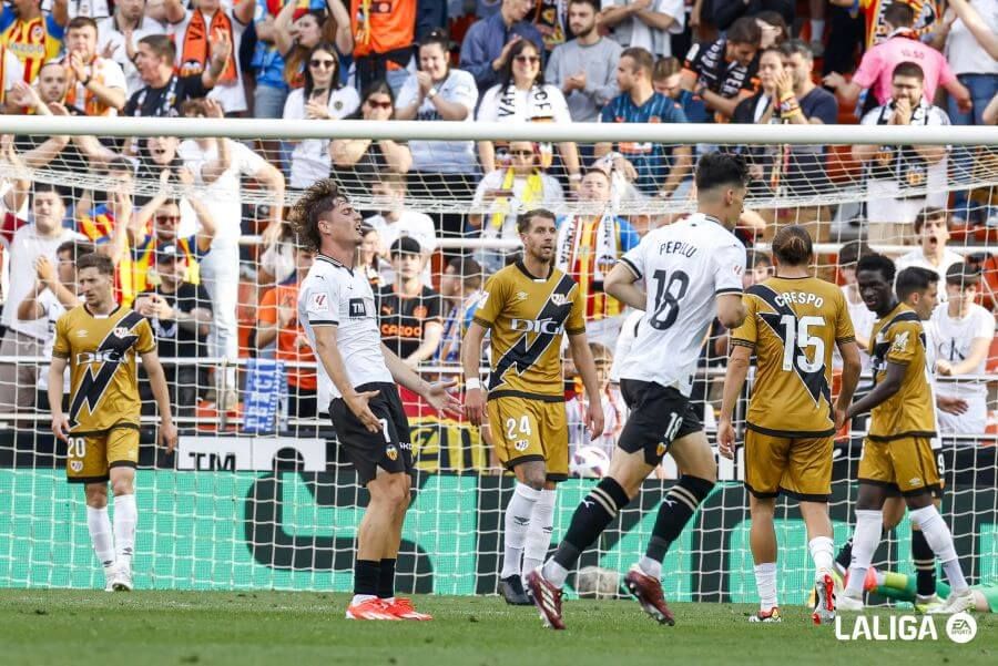 Sergi Canós, ante el Rayo Vallecano.