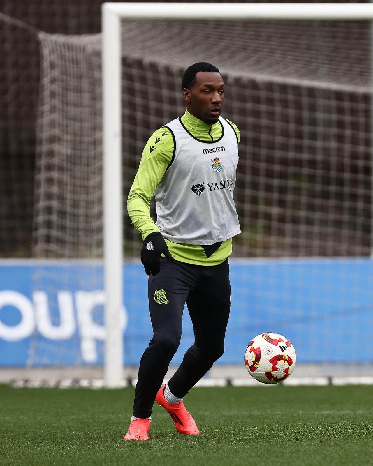  Sheraldo Becker ha entrado en la convocatoria ante el Rayo.