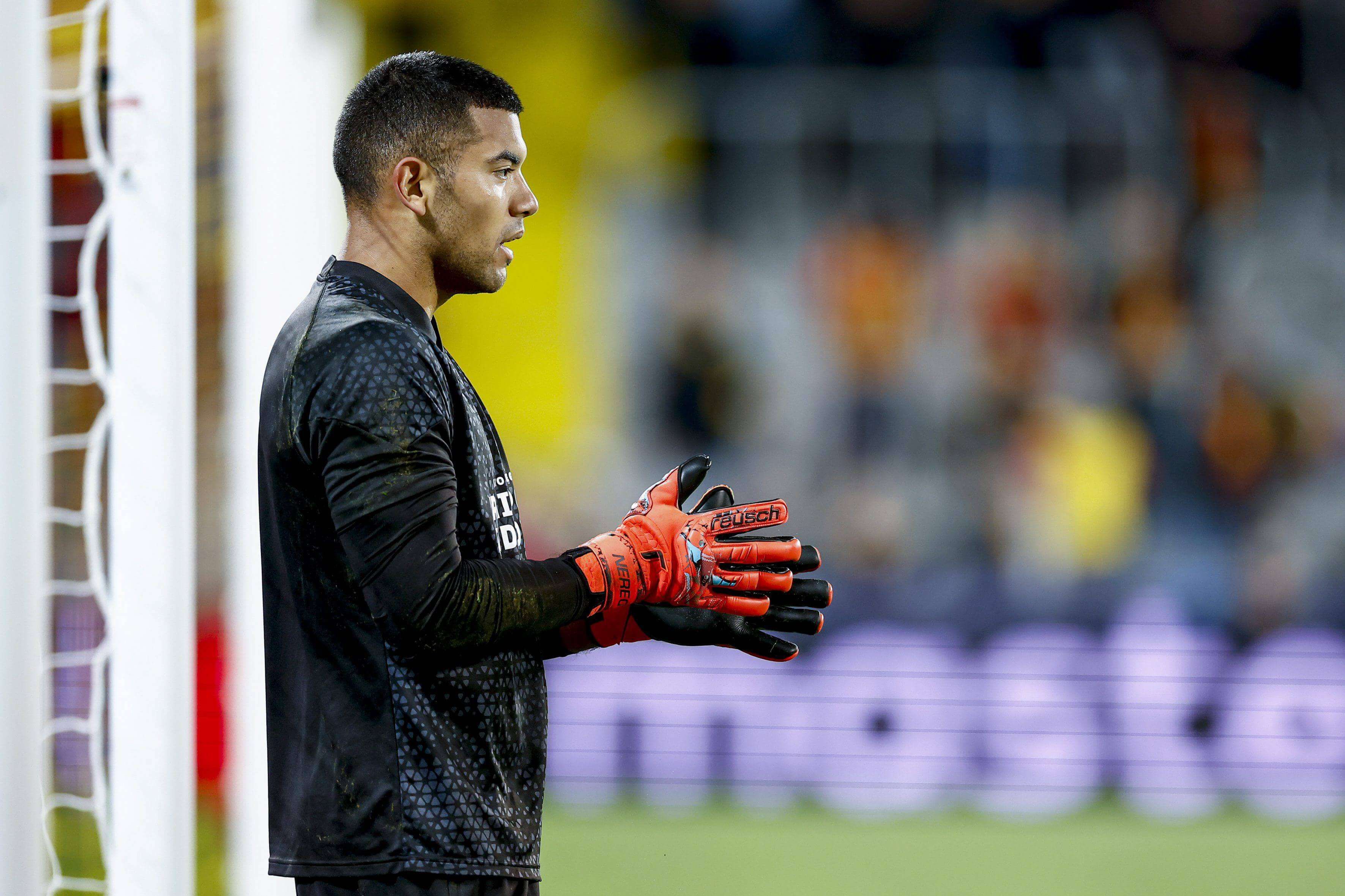 Walter Benítez, en un partido del PSV (FOTO: Cordón Press).
