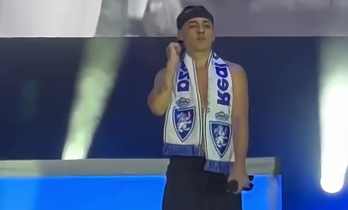  Trueno, con la bufanda en el Vive Latino.