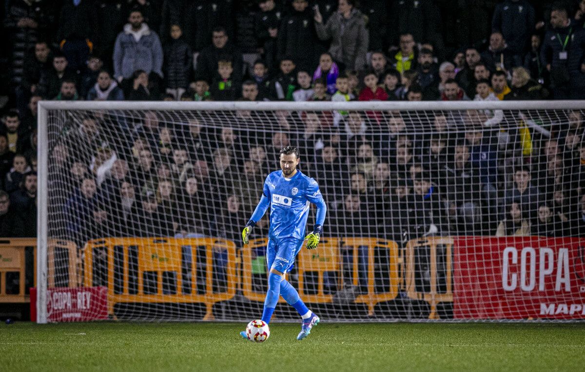 Stole Dimitrievski, ante el Parla Escuela.