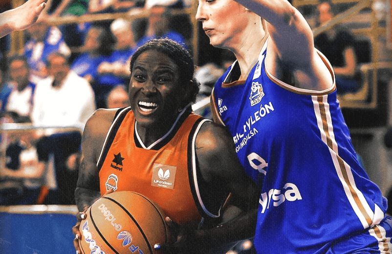  Tablas entre Valencia Basket y Perfumerías y la semifinal se decidirá en la Fonteta (76-76)