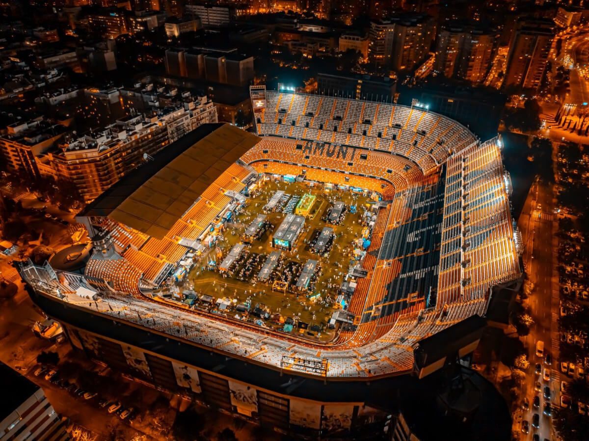 The Champions Burguer en Mestalla, un ensayo para el Nou Mestalla