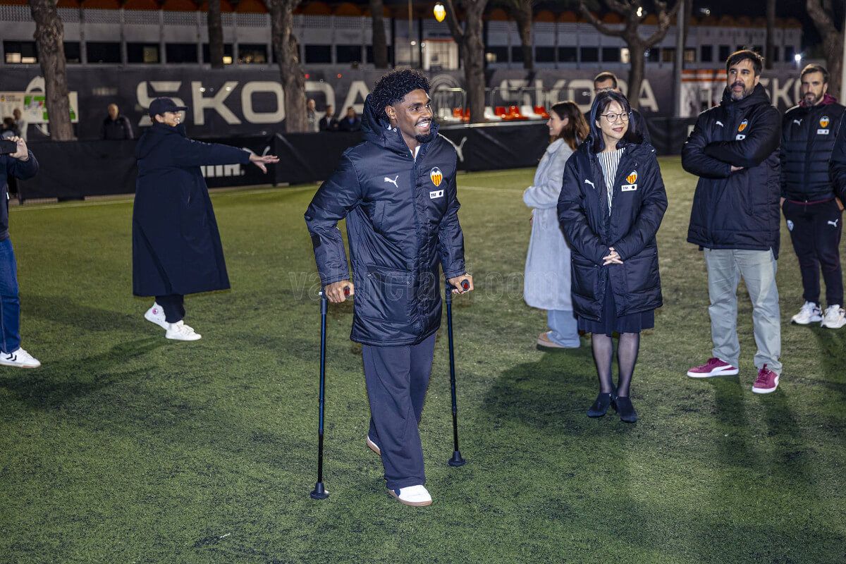  Thierry Correia visita a los equipos afectados por la DANA