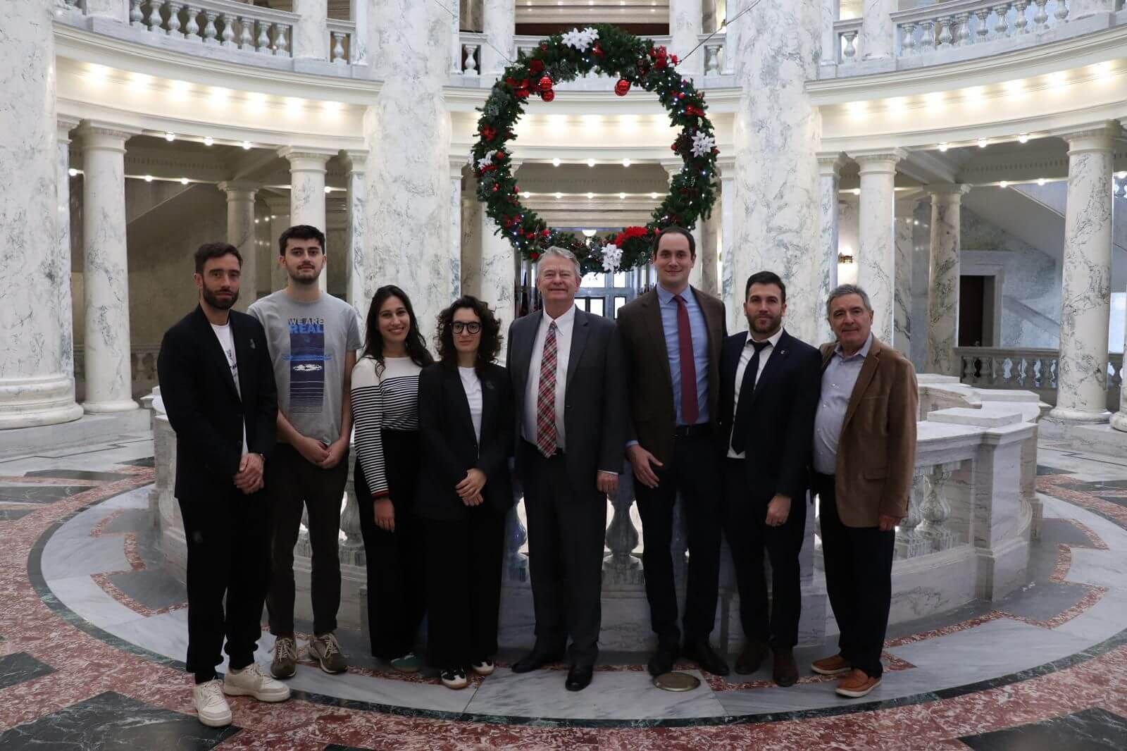 Una delegación de la Real Sociedad fue recibida oficialmente por el gobernador de Idaho, Brad Little.