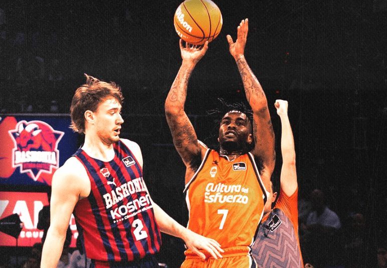  Valencia Basket arrasa en Vitoria y gana al Baskoni