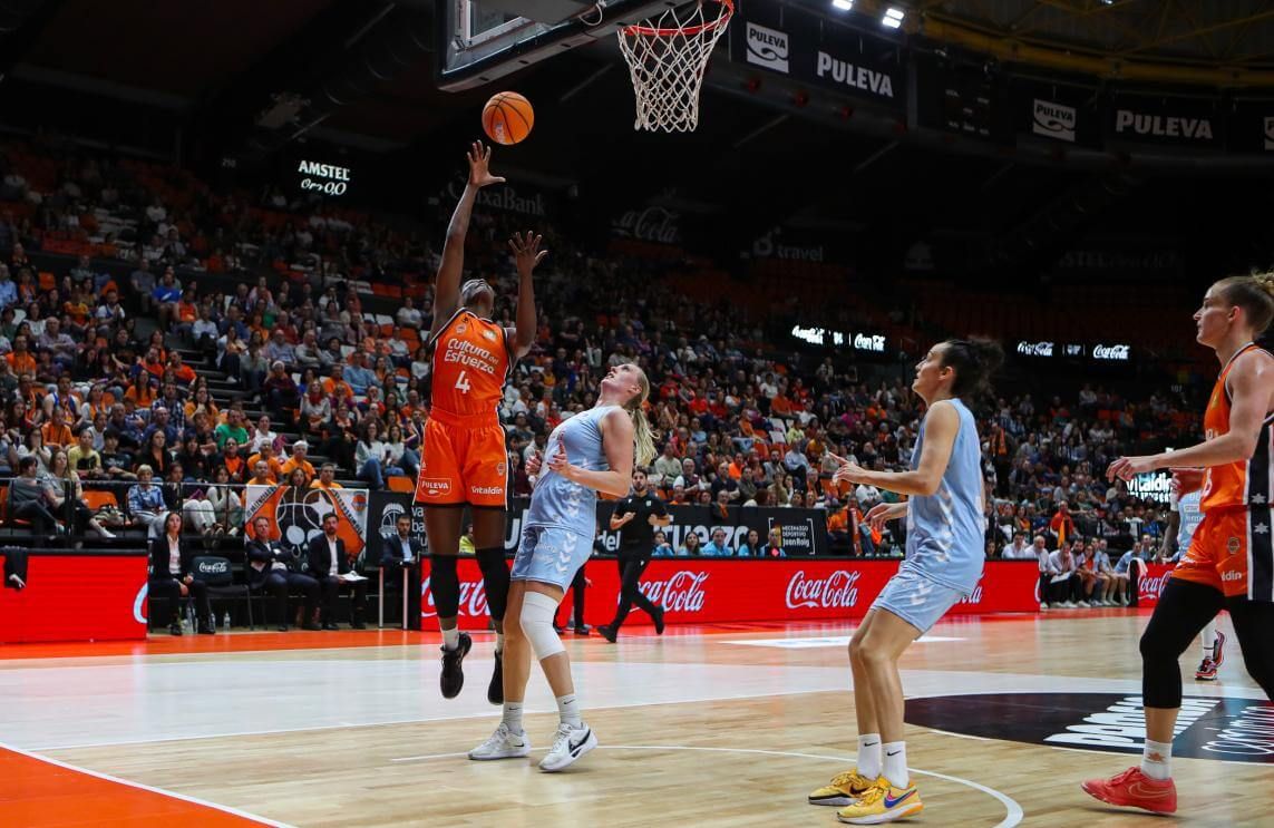 Valencia Basket confirma la segunda plaza tras ganar al Celta y espera ya al Joventut en cuartos (9