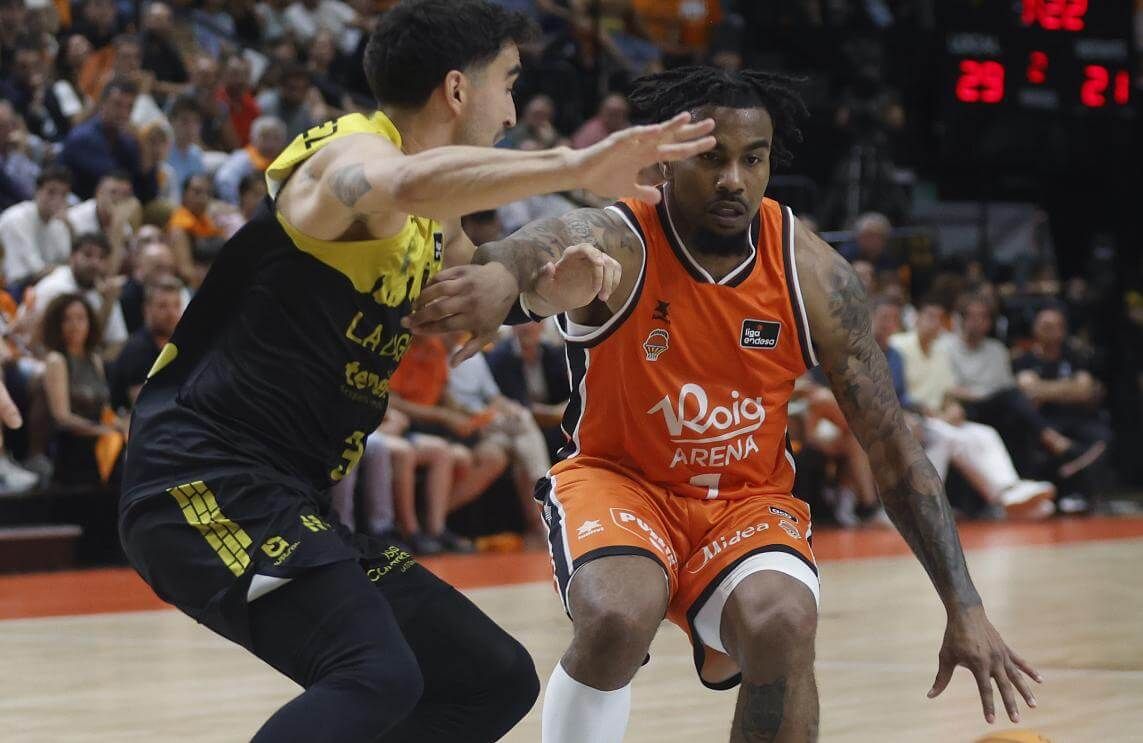  Valencia Basket golpea primero en las semifinales ante Tenerife (83-65)