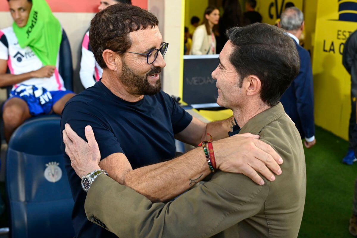 Saludo entre José Bordalás y Marcelino García Toral en el Villarreal-Getafe.