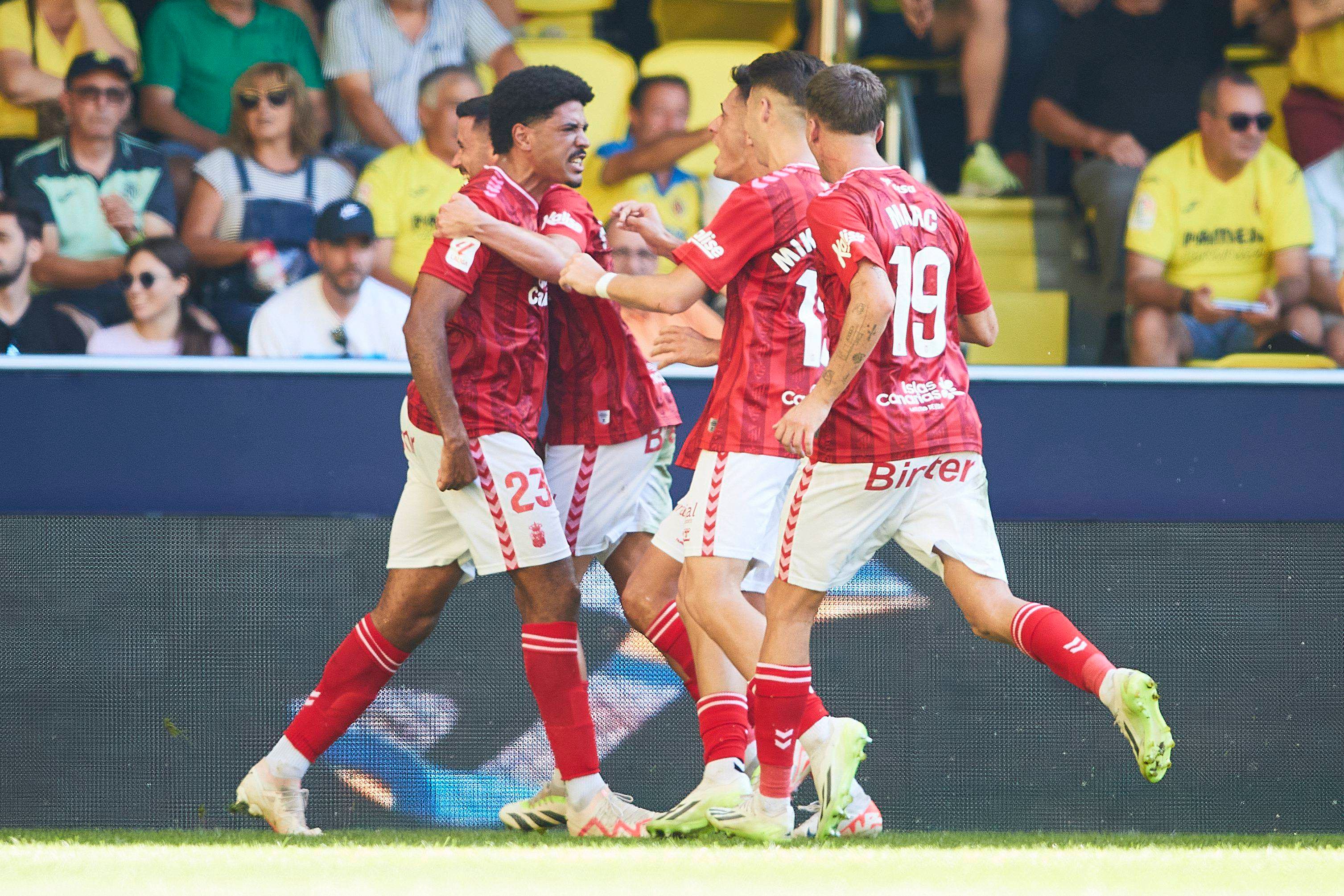 Saúl Coco celebra su gol en el Villarreal-Las Palmas.