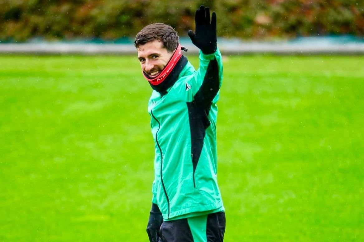  Gesto positivo del central Dani Vivian entrenando en Lezama.