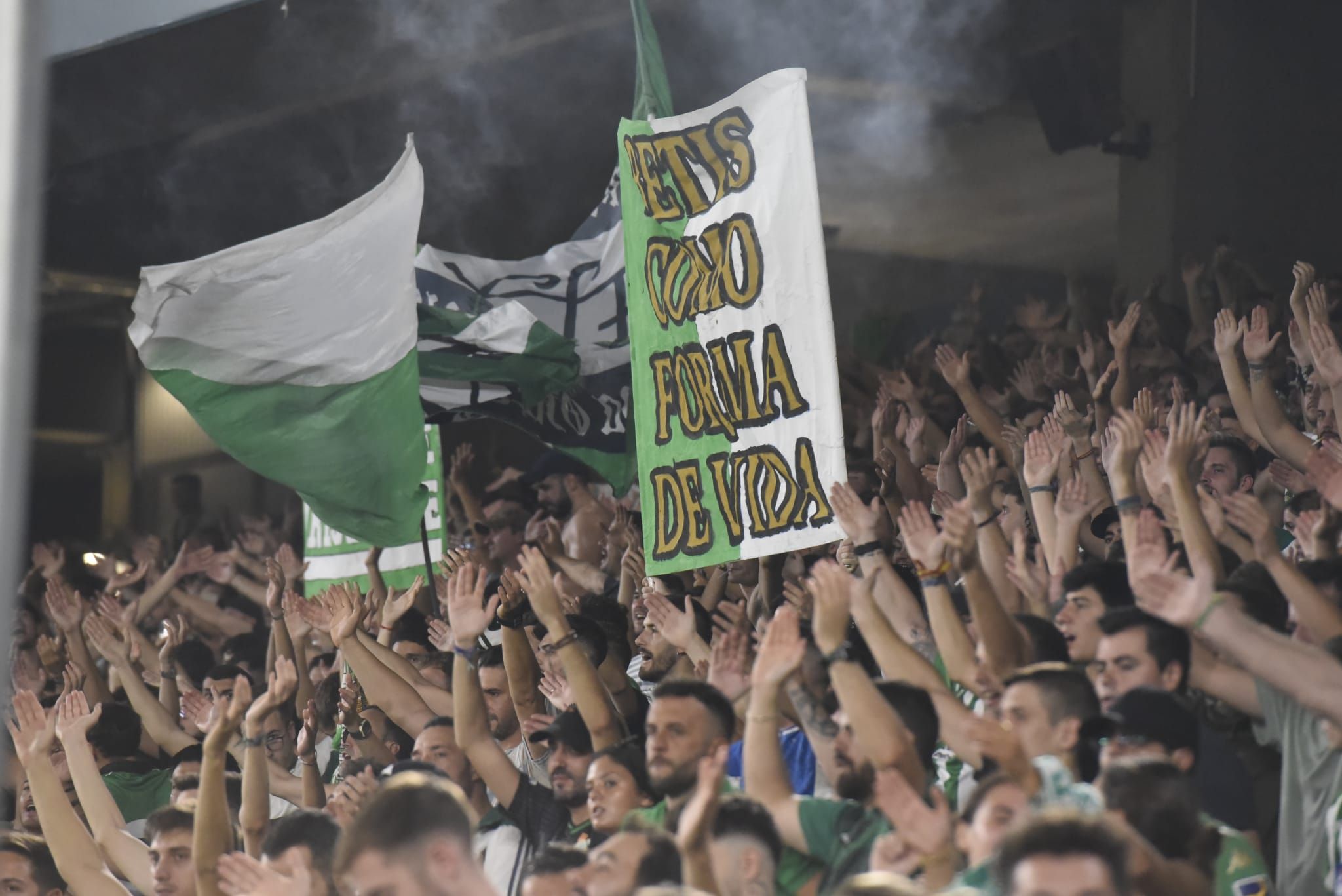  Imagen de la afición del Betis ante el Valencia.