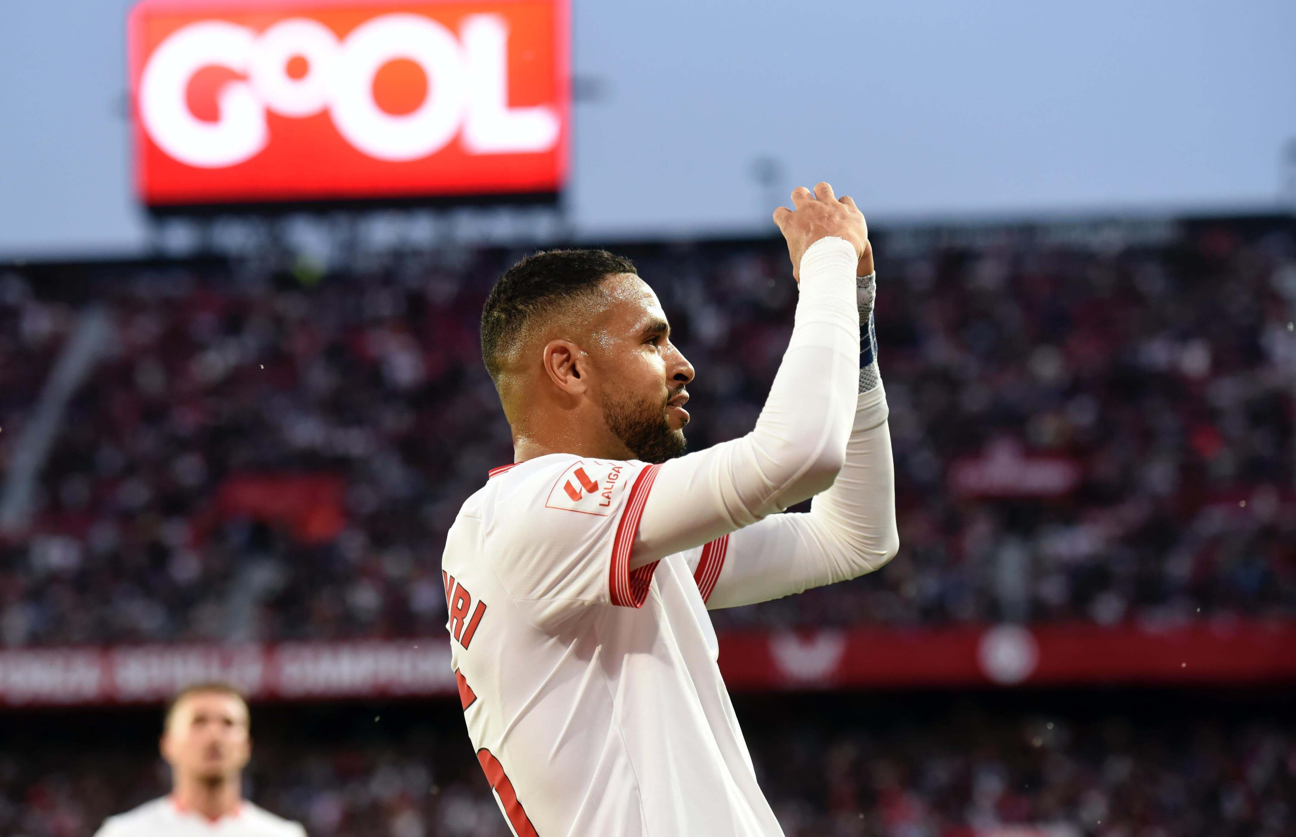  En-Nesyri celebra su gol al FC Barcelona
