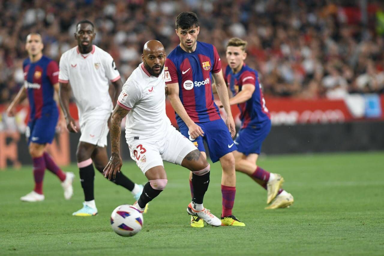 Marcao ante el FC Barcelona