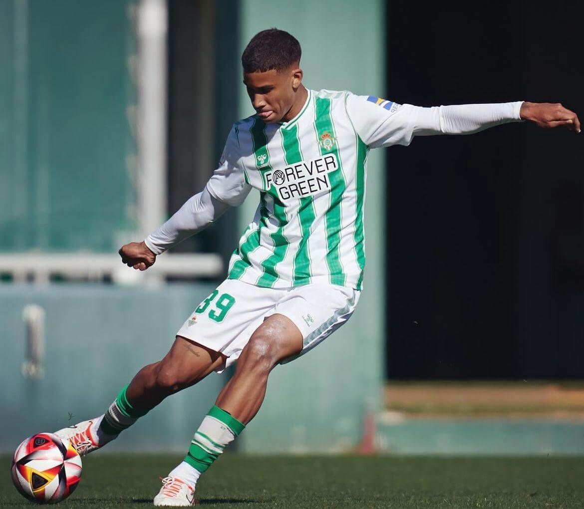  Álex Pérez con el Betis Deportivo.