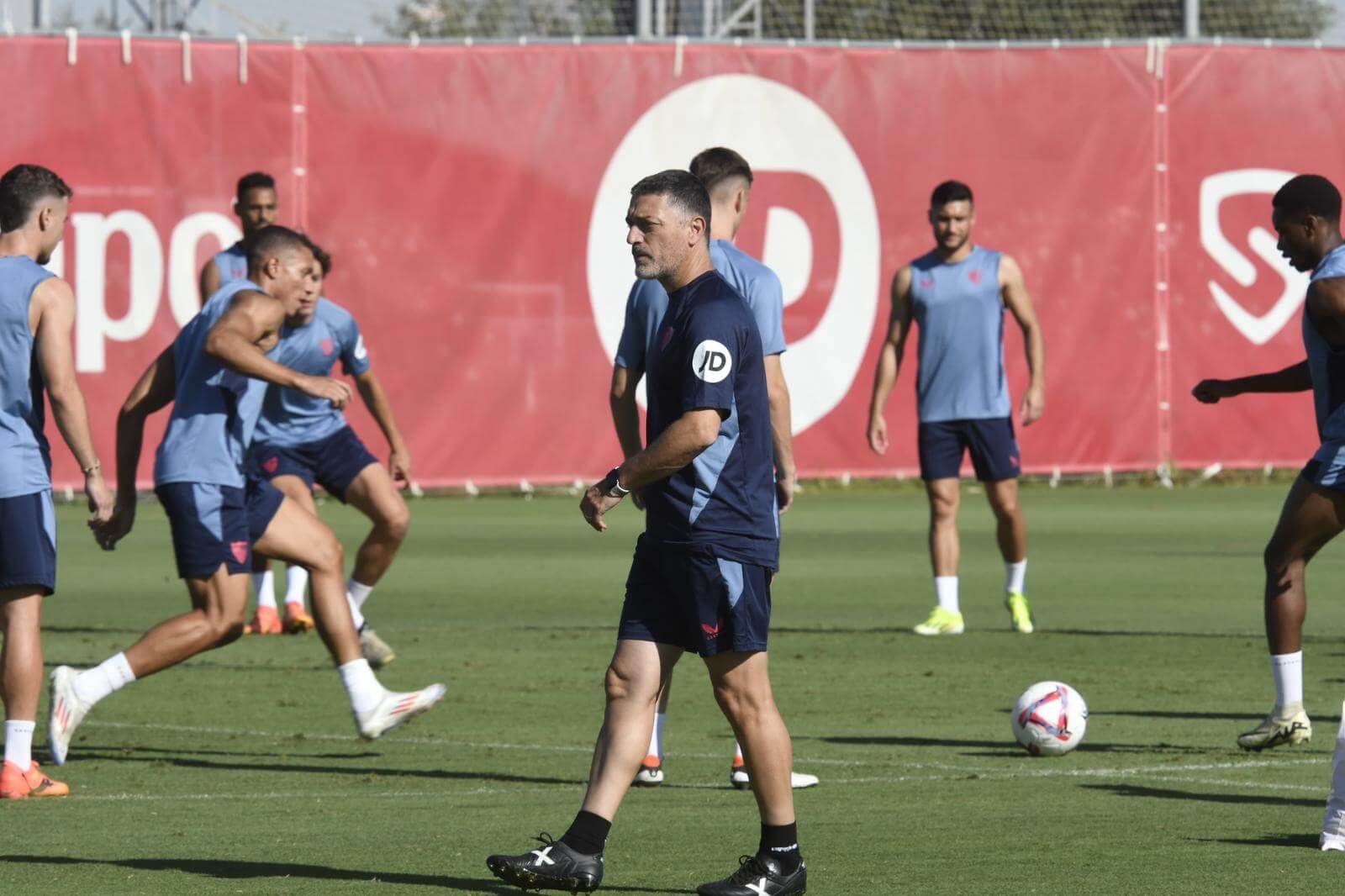 García Pimienta en el entrenamiento..