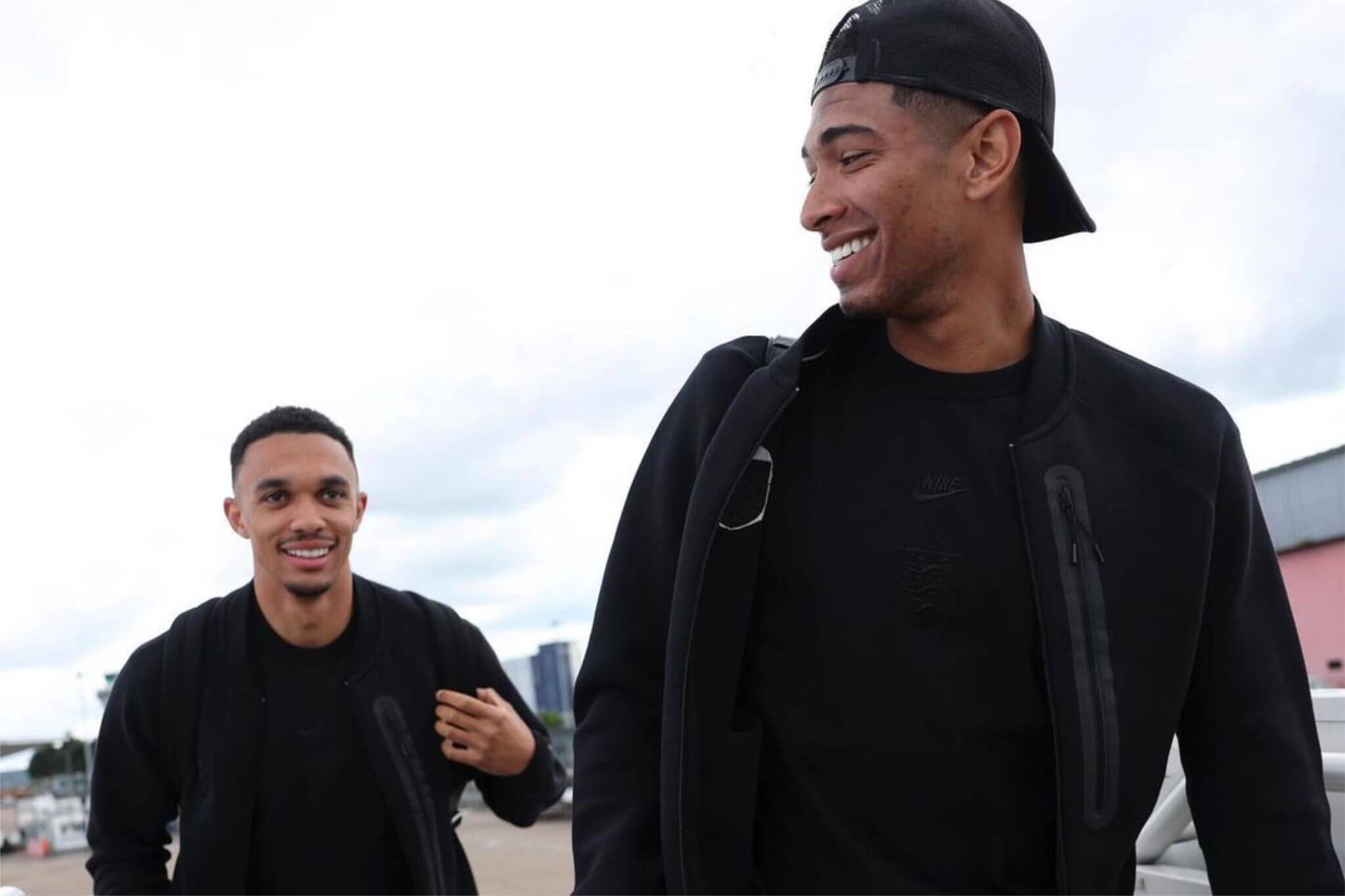  Jude Bellingham y Alexander Arnold, juntos en la Eurocopa.