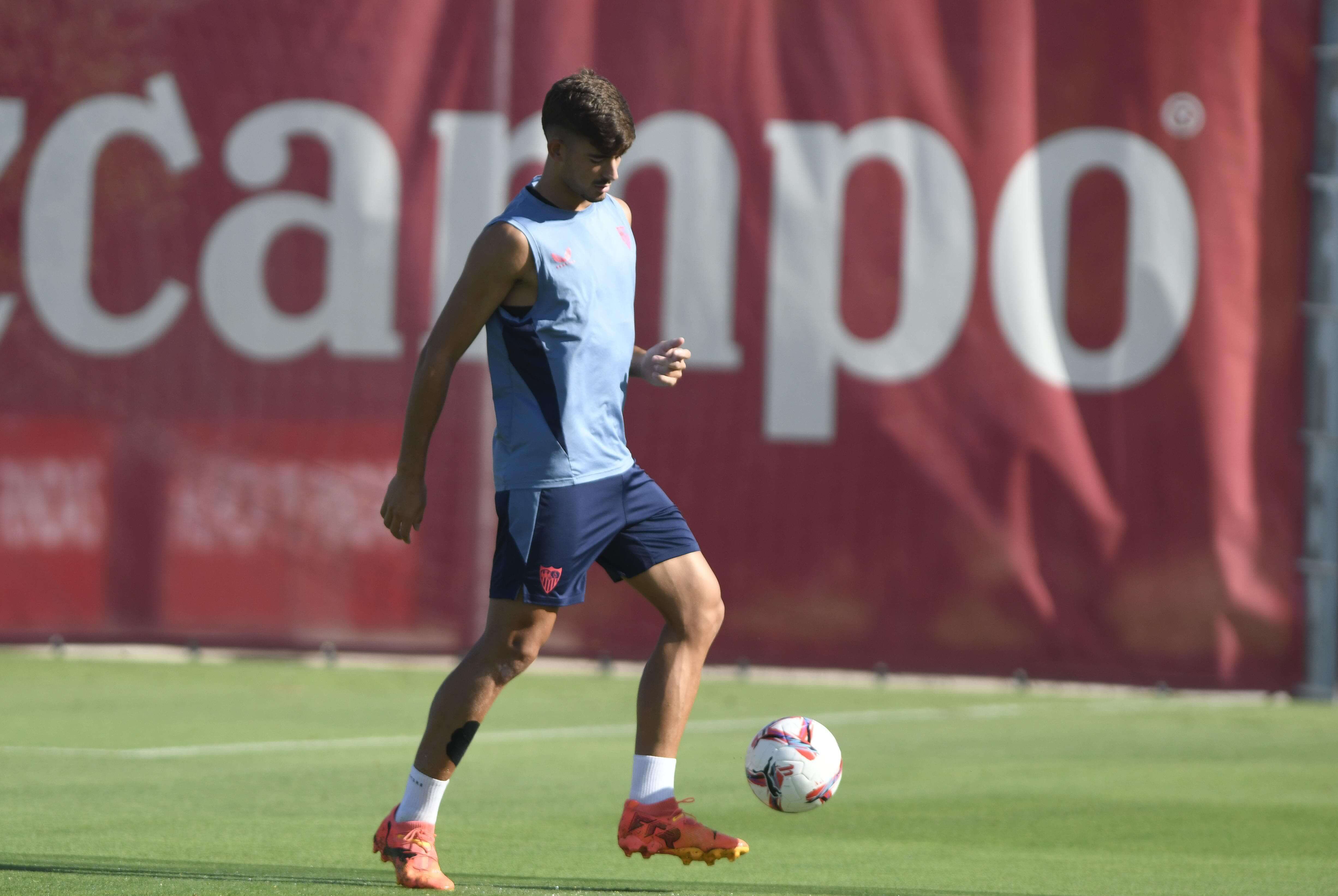  Kike Salas, en un entrenamiento durante la temporada.