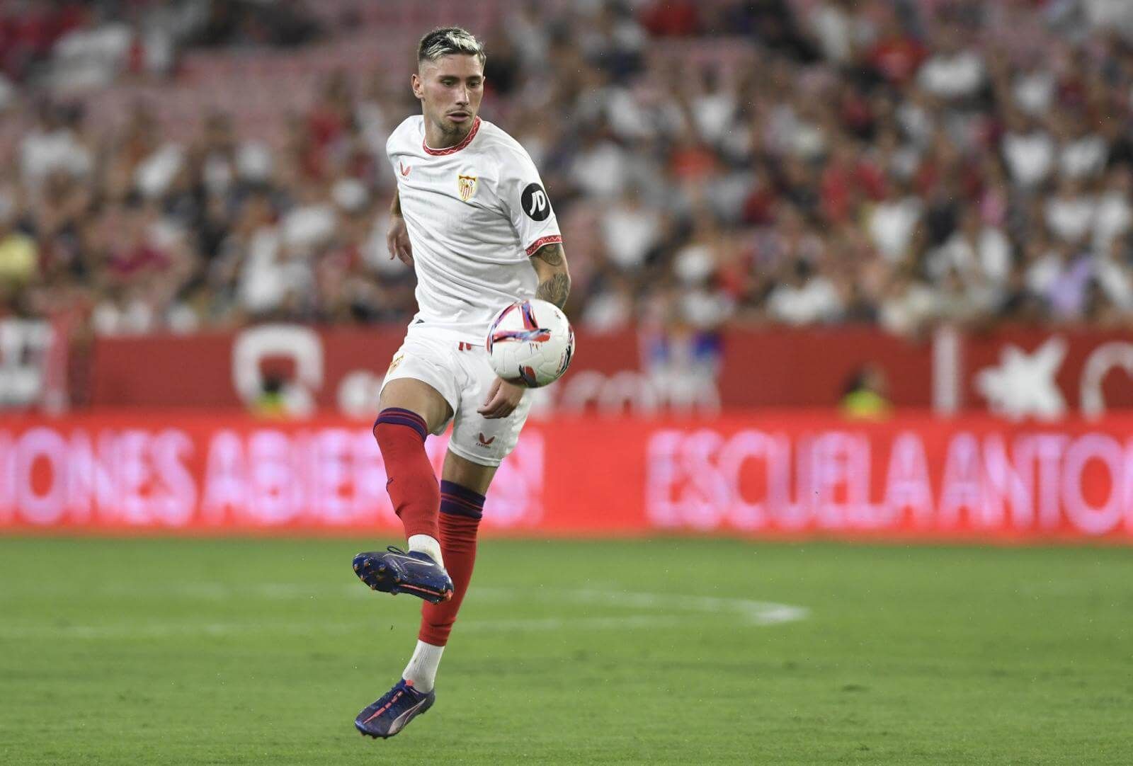 José Ángel Carmona, ante el Al-Ittihad.