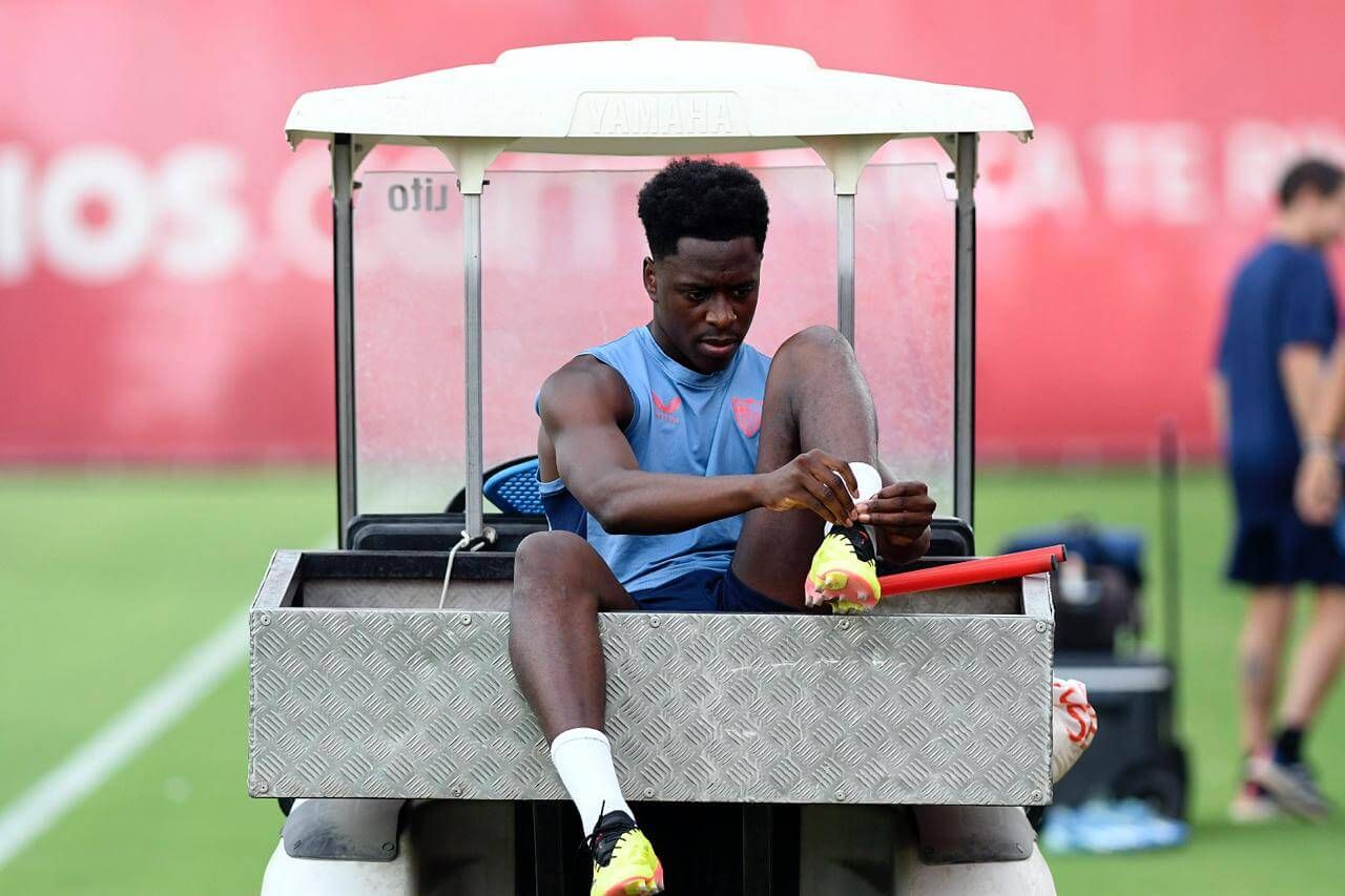 Sambi Lokonga, en el entrenamiento