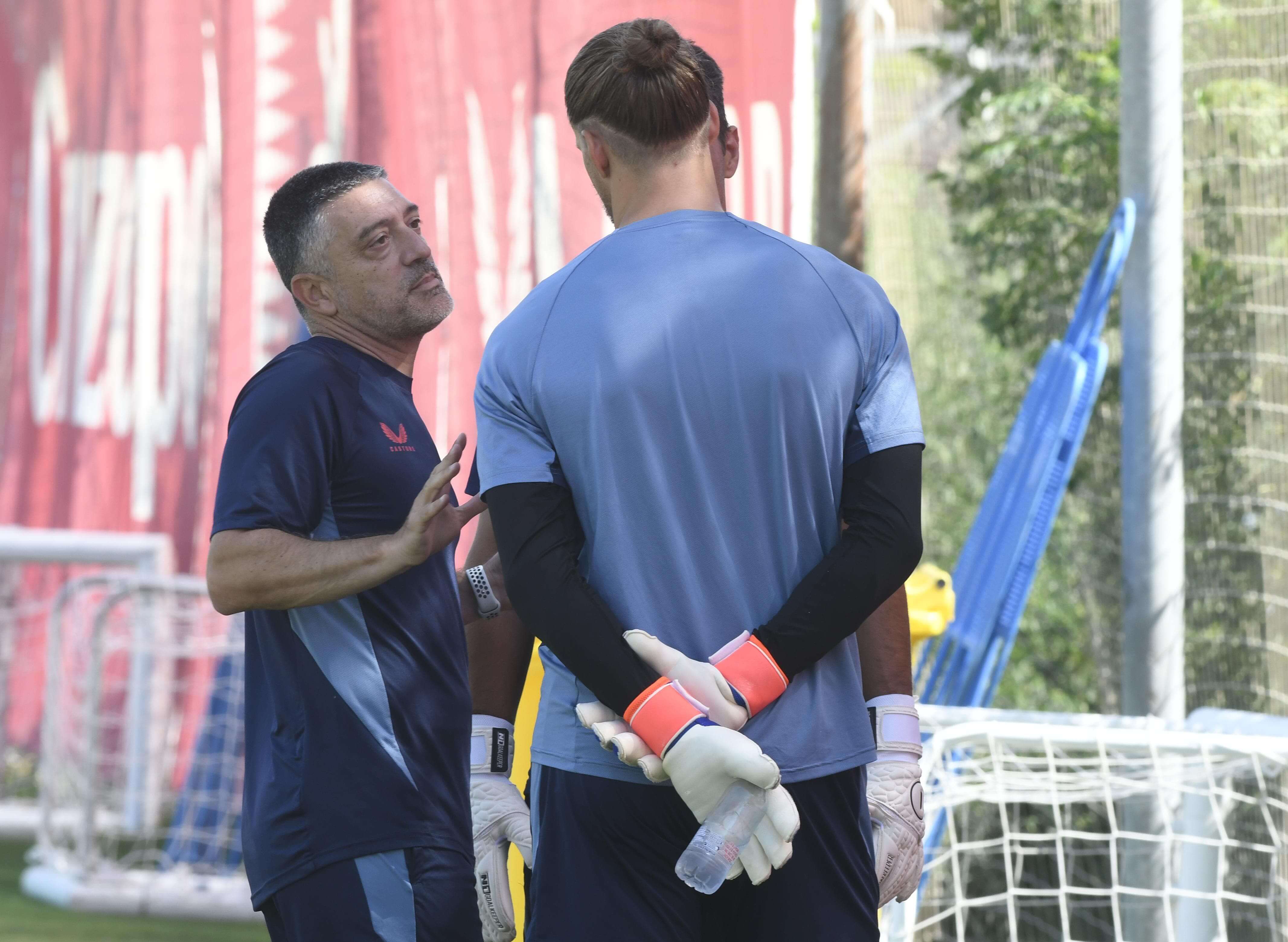  La charla de García Pimienta con Nyland.
