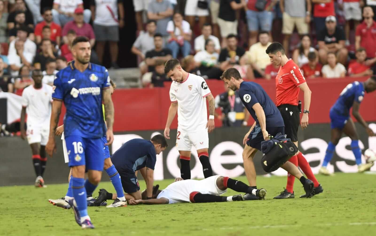  Marcao, en el césped del Pizjuán (Juan Antonio Hurtado Guer)