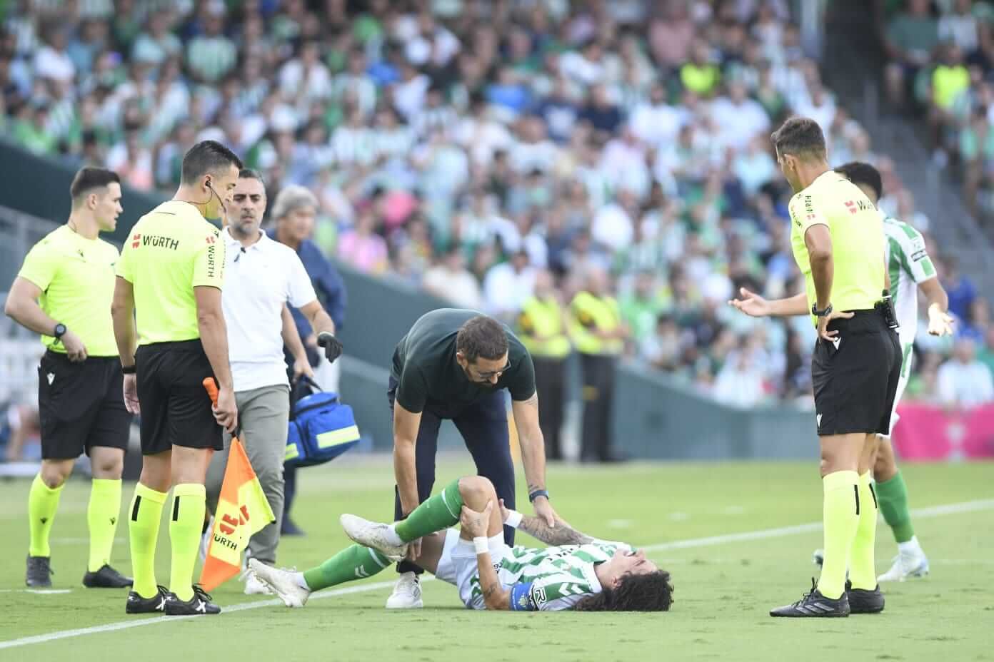  Bordalás, atendiendo a Bellerín