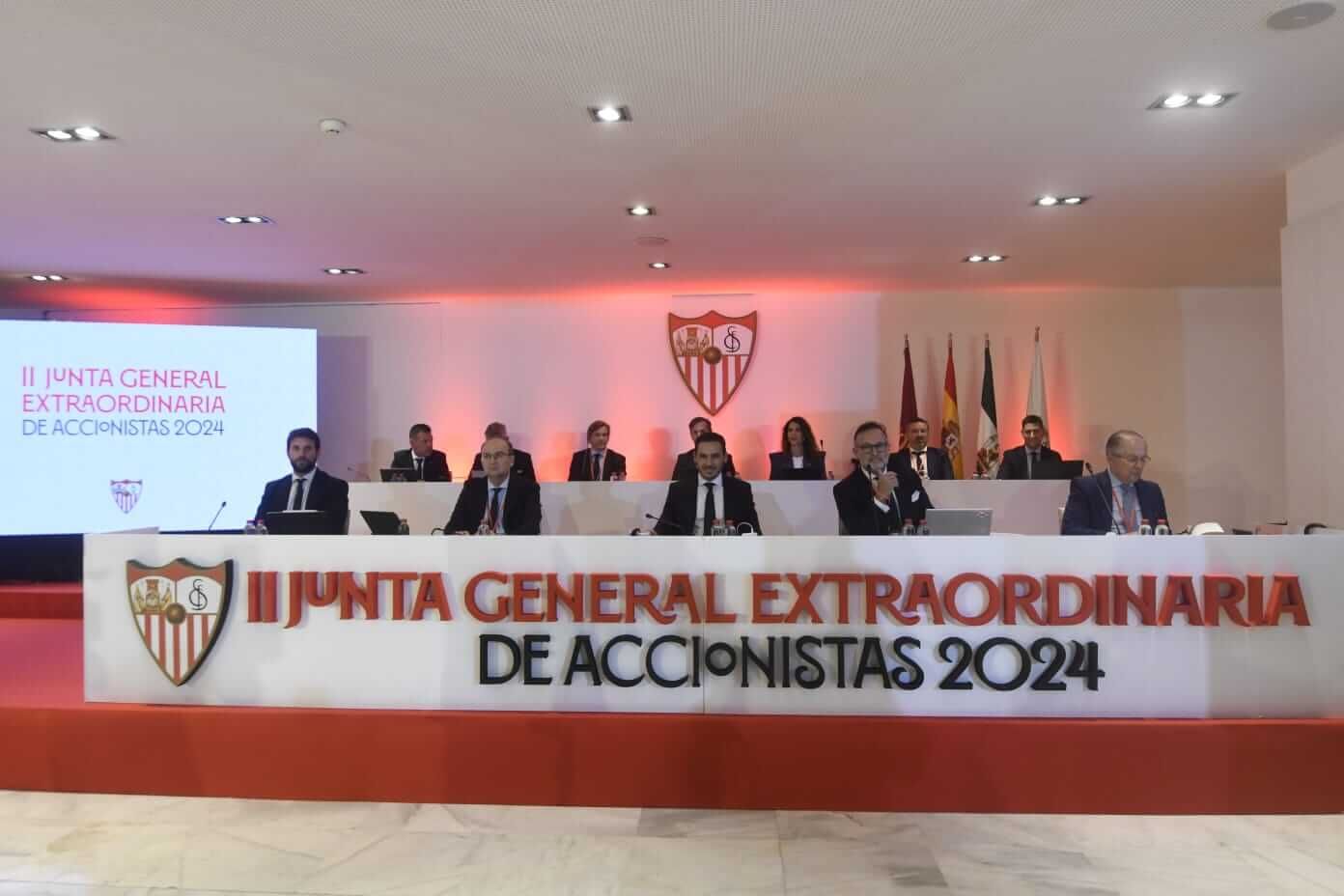  Imagen previa a la II Junta General Extraordinaria del Sevilla 2024.