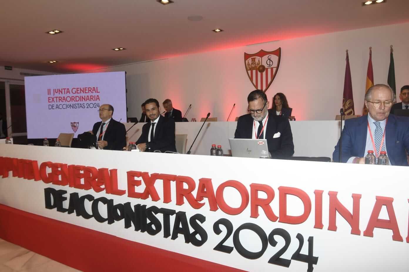 Del Nido Carrasco, presidente del Sevilla, en la Junta Extraordinaria.