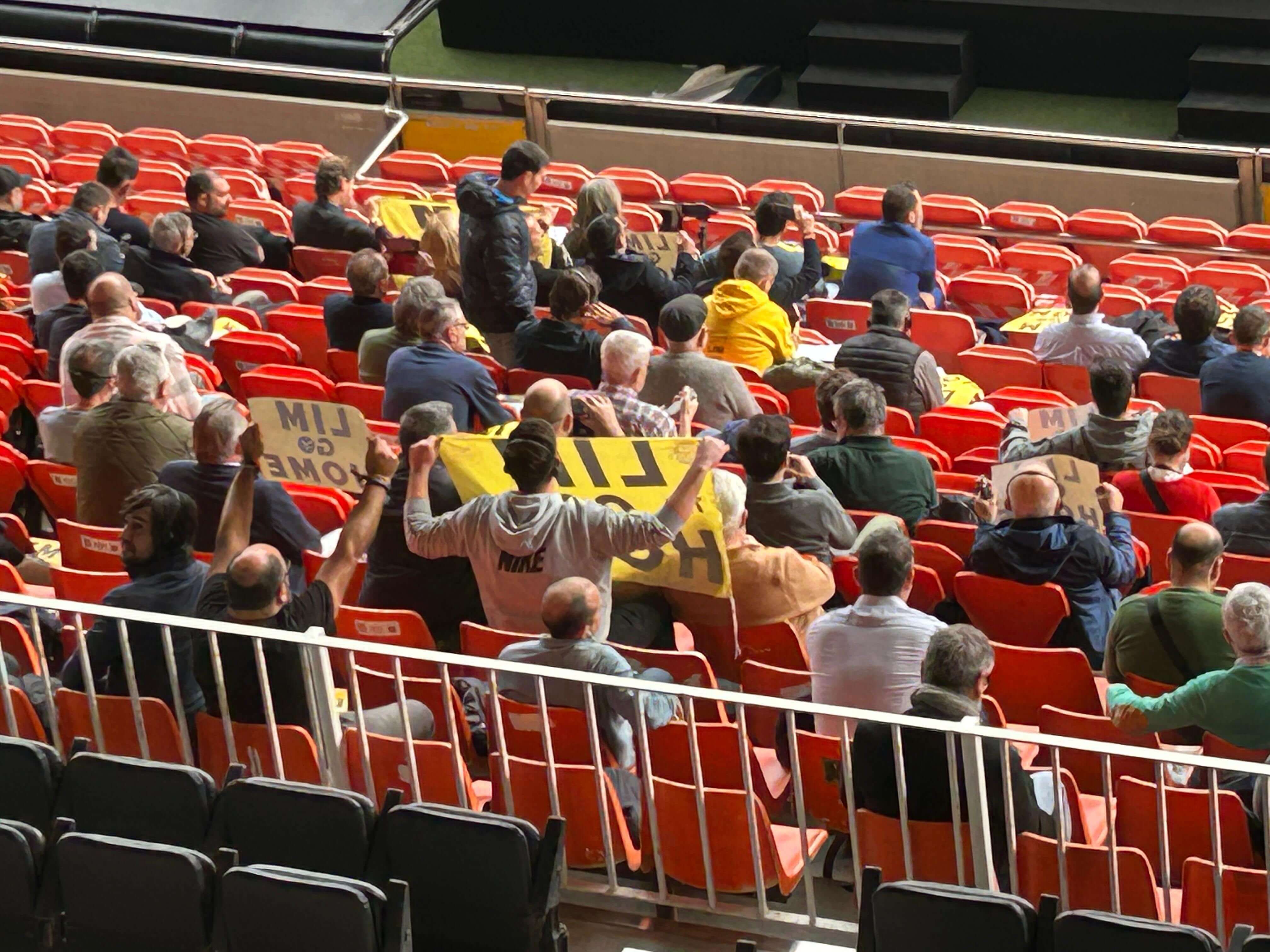  Junta General 2024 con protestas contra Peter Lim