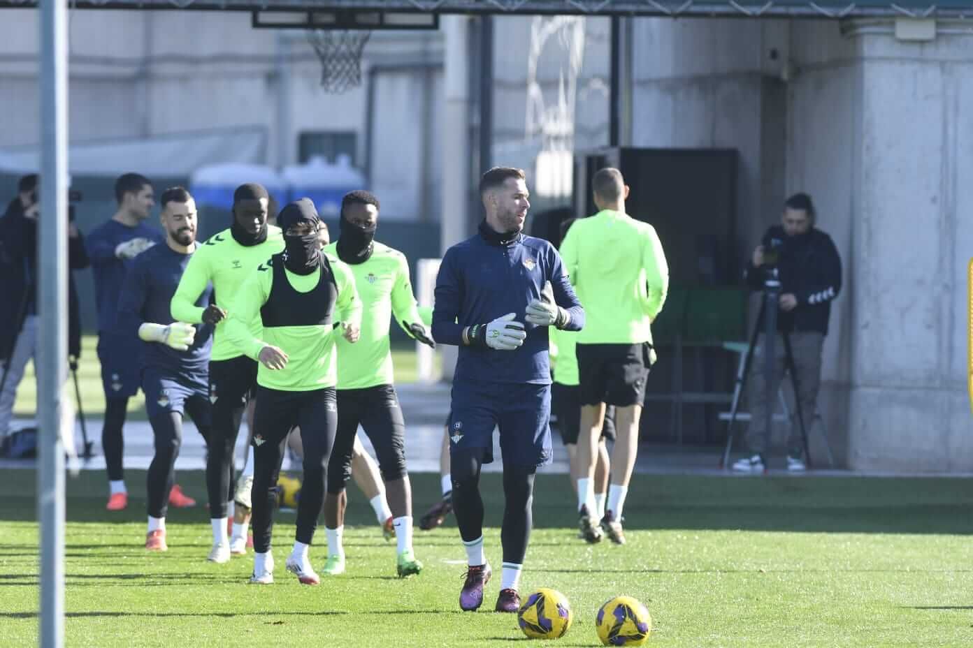  Adrián San Miguel, en el entrenamiento del Betis