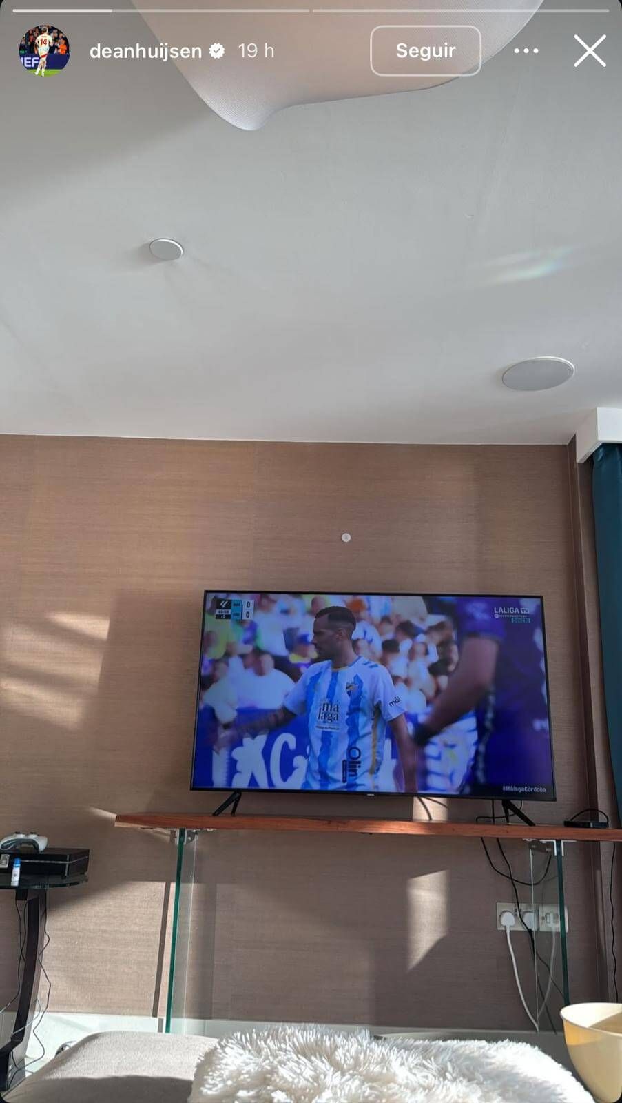  Storie de Huijsen con el partido del Málaga.