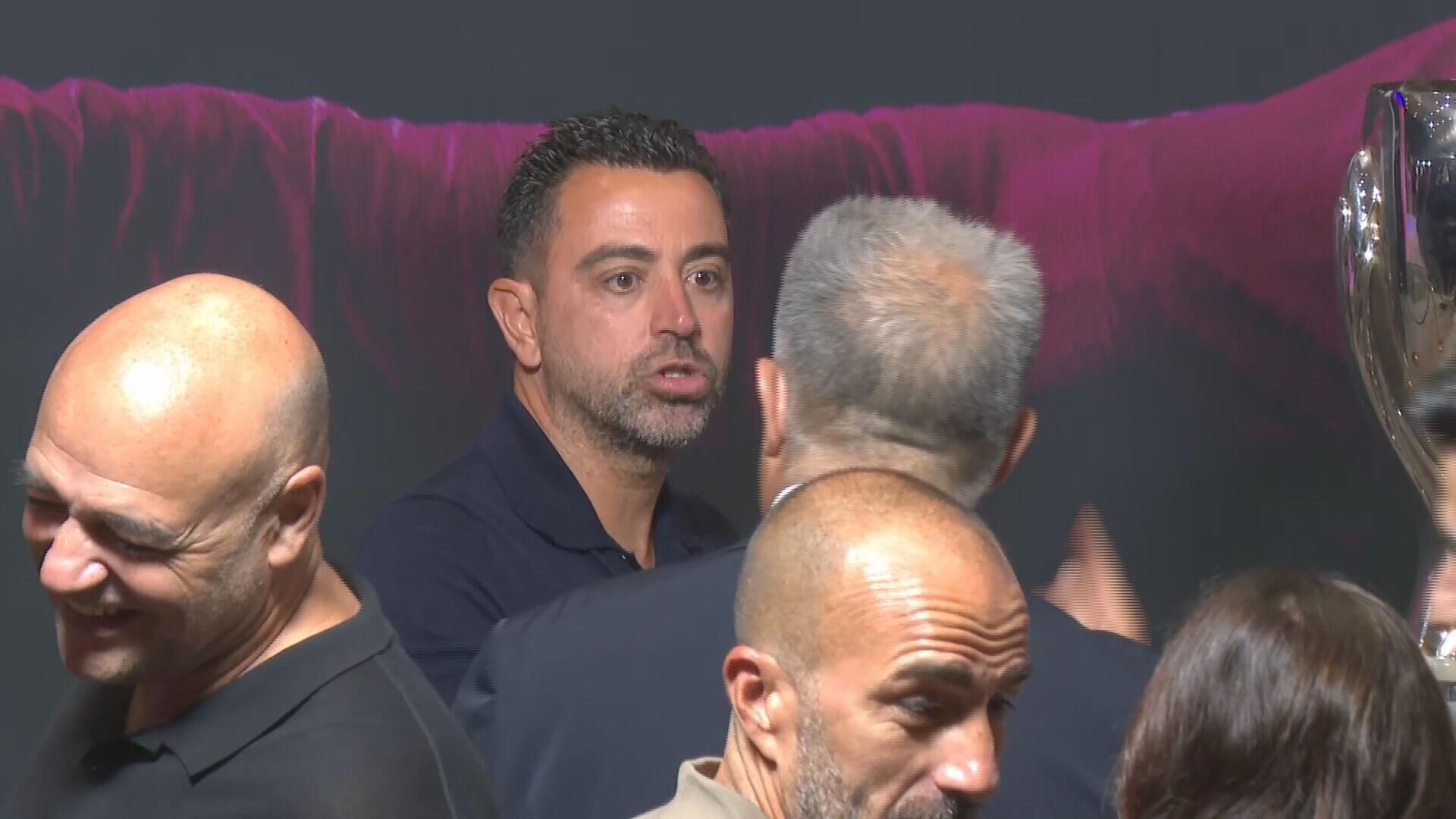  Xavi y Laporta en la despedida de Sergi Roberto