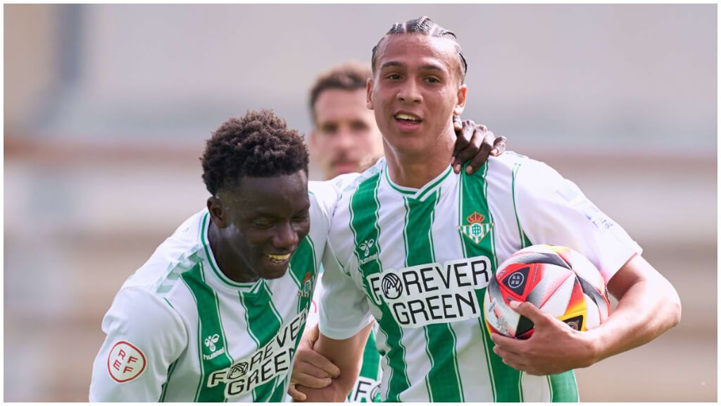  Yanis Senhadji, con el Betis