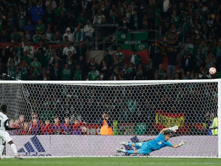 Yunus falla el penalti de la final