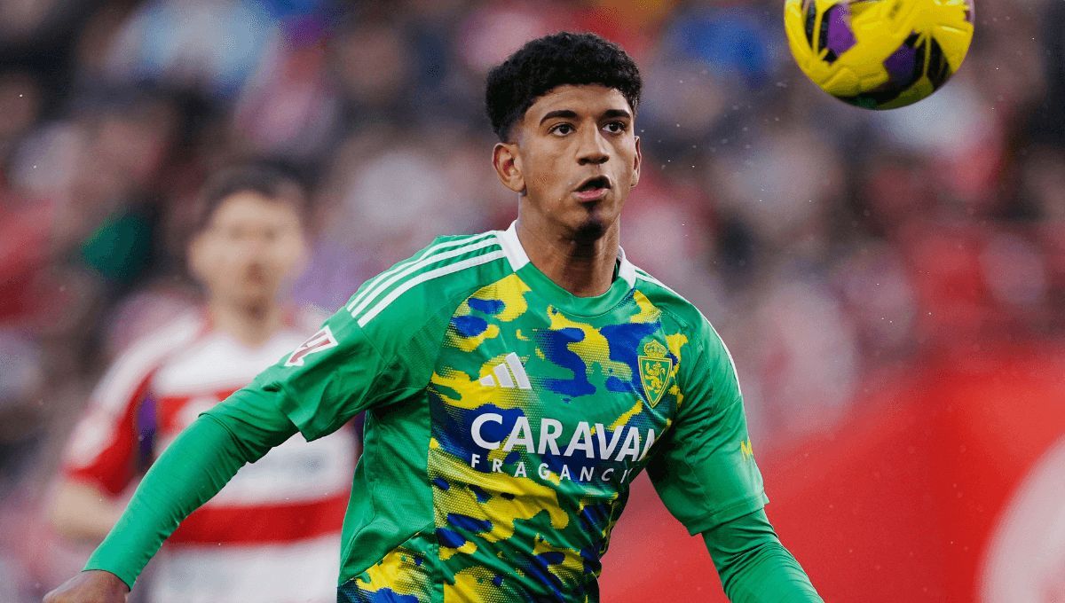  Adu Ares, en un partido con el Real Zaragoza.