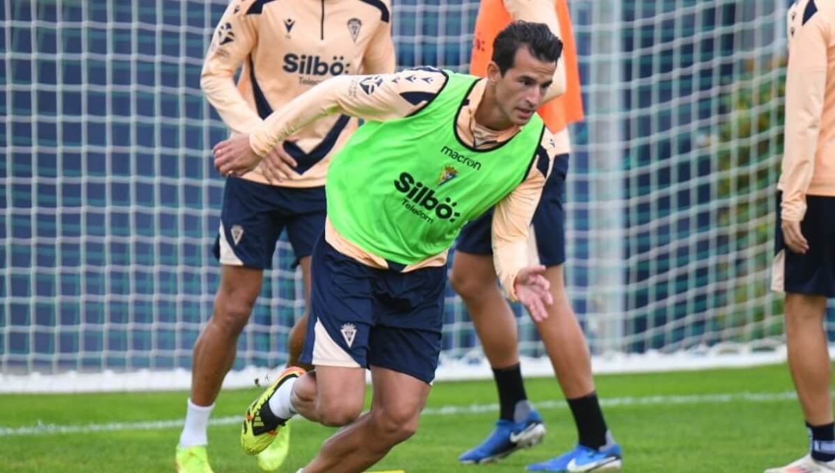  Luis Hernández entrena esta temporada.