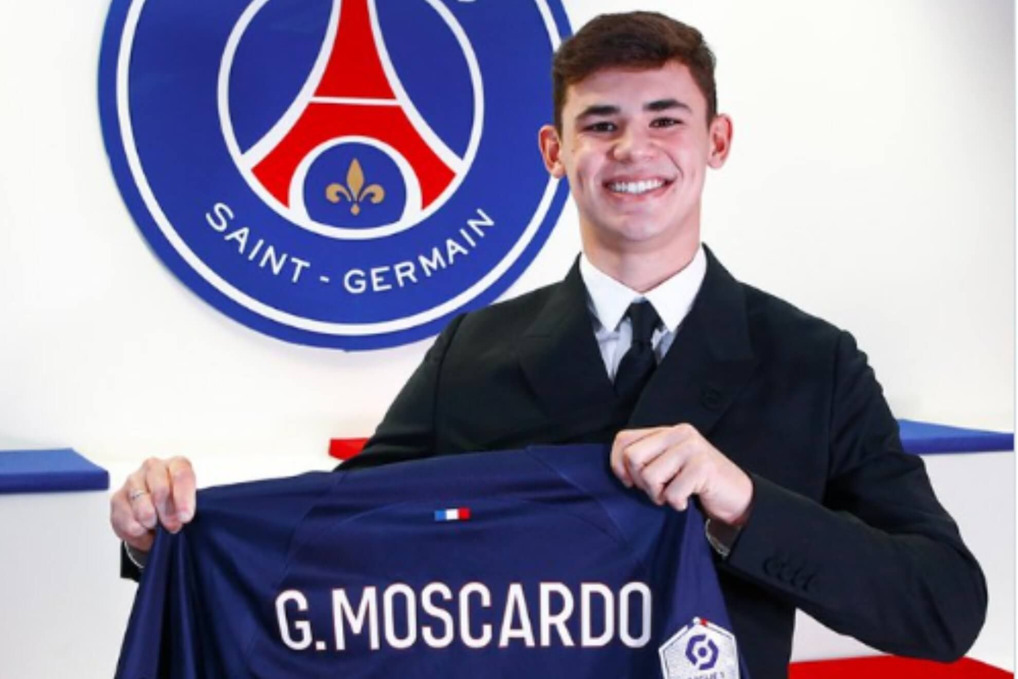 Gabriel Moscardó, en su presentación con el PSG.