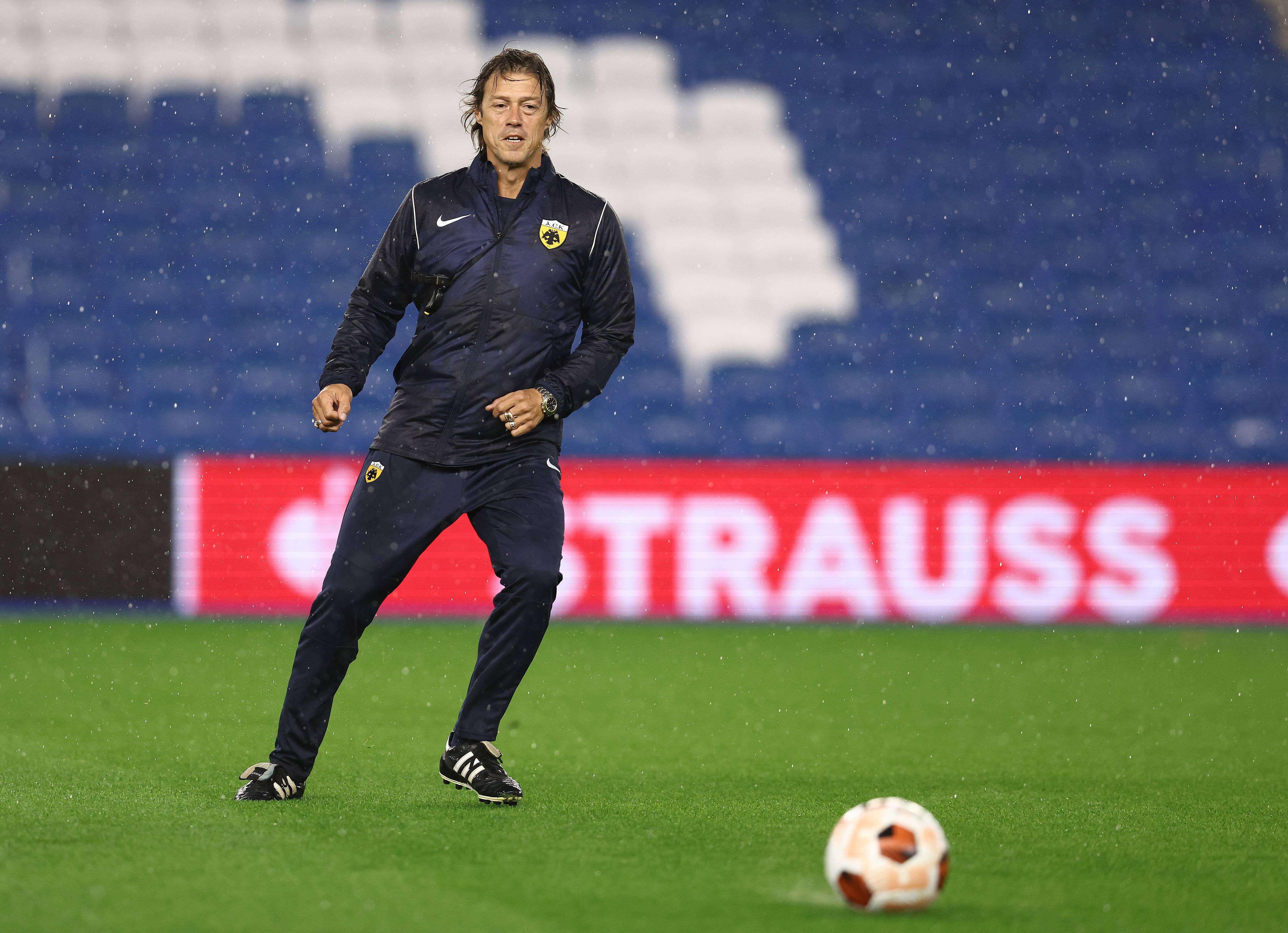  Matías Almeyda, durante un entrenamiento con el AEK.