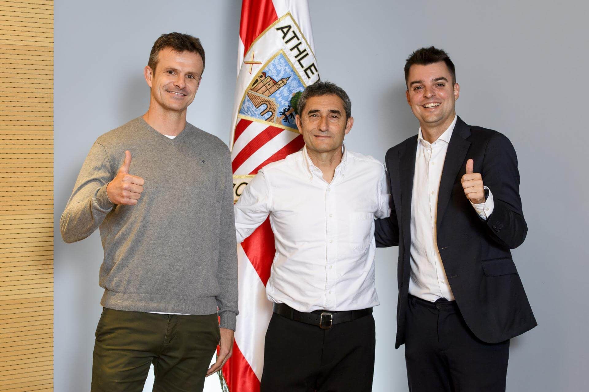  Ernesto Valverde junto a Jon Uriarte y Mikel González.